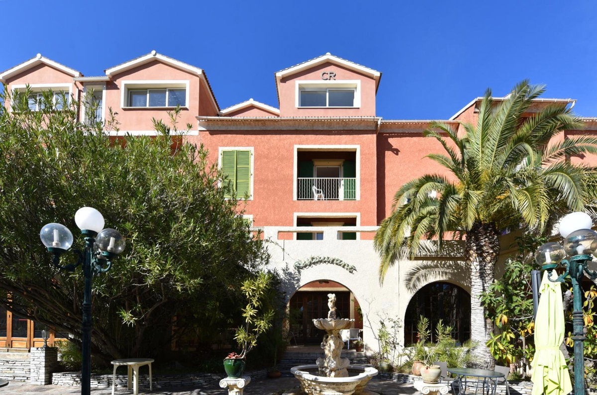 Hotel · Castellu Rossu, Lucciana