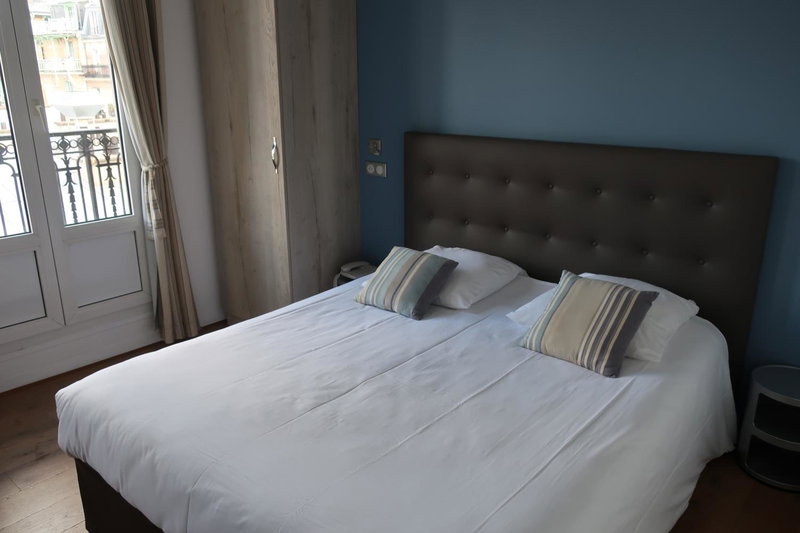 Hôtel L'Amiral, Paris, France