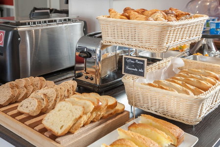 Logis Hotel - Le Charleston, Le Mans, France