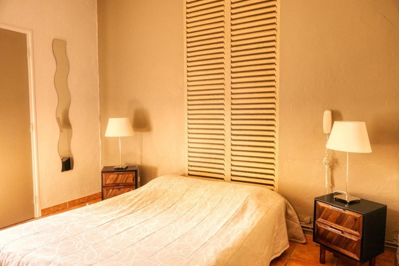Au Saint Roch - Hôtel et Jardin, Avignon, France