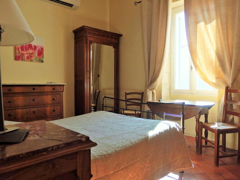 Au Saint Roch - Hôtel et Jardin, Avignon, France