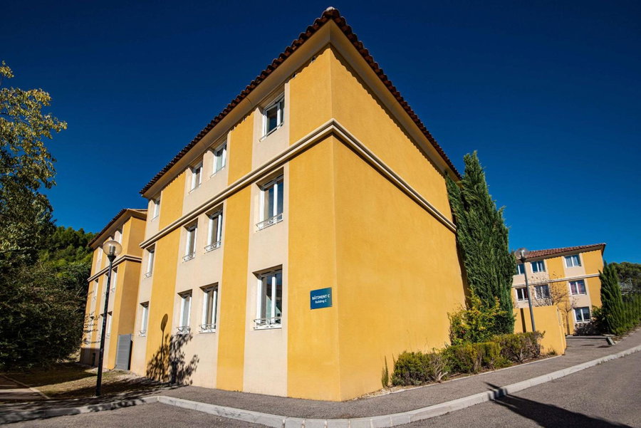 Comfort Aparthotel Aix Le Tholonet, Aix-en-Provence, France