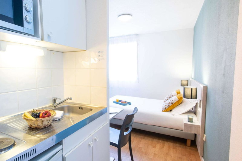 Comfort Aparthotel Aix Le Tholonet, Aix-en-Provence, France