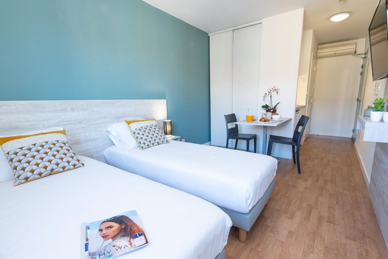 Comfort Aparthotel Aix Le Tholonet, Aix-en-Provence, France