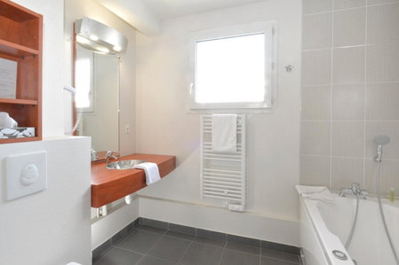Brit Hotel Orléans St Jean de Braye - L'Antarès, Saint-Jean-de-Braye, France