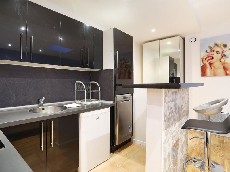 Rent a Room - Residence Caire, Montorgueil, Paris, France