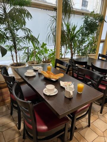 Hôtel Jarry Confort, Paris, France