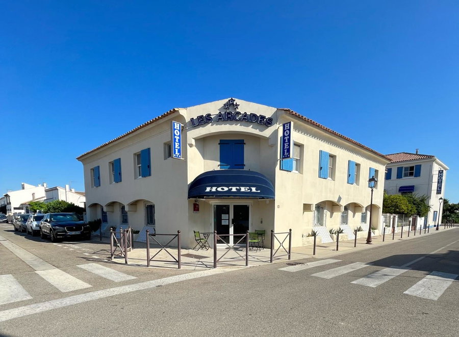 Hôtel Les Arcades, Saintes-Maries-de-la-Mer, France