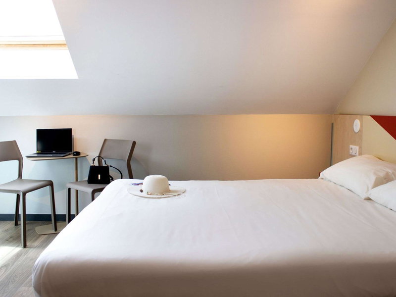 ibis budget Lunel Porte de Camargue, Aimargues, France