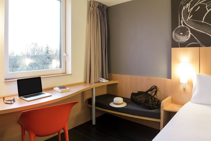 ibis Nimes Ouest, Nîmes, France