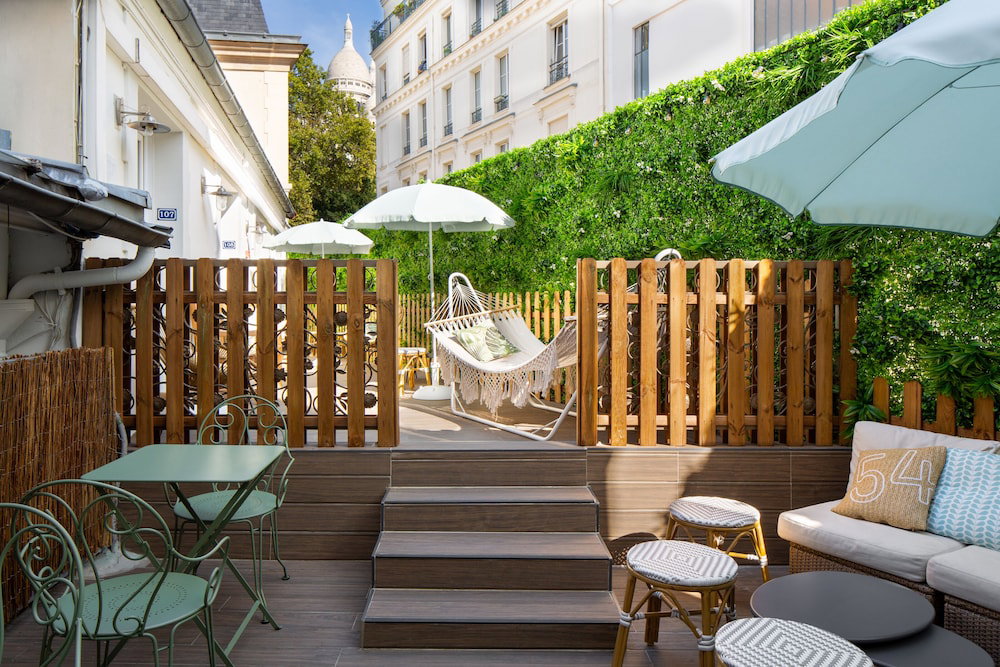 Le Village Montmartre by Hiphophostels, Франция