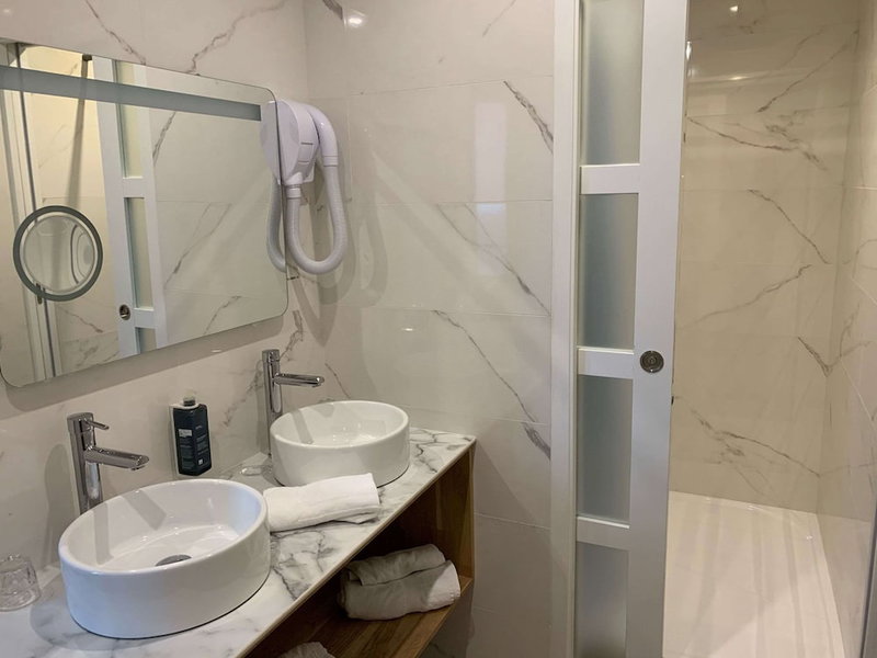 Brit Hotel Le Royal - Troyes, Troyes, France
