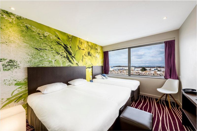 ibis Styles Saint Julien en Genevois accès espace aquatique UCPA Vitam INCLUS, Neydens, France