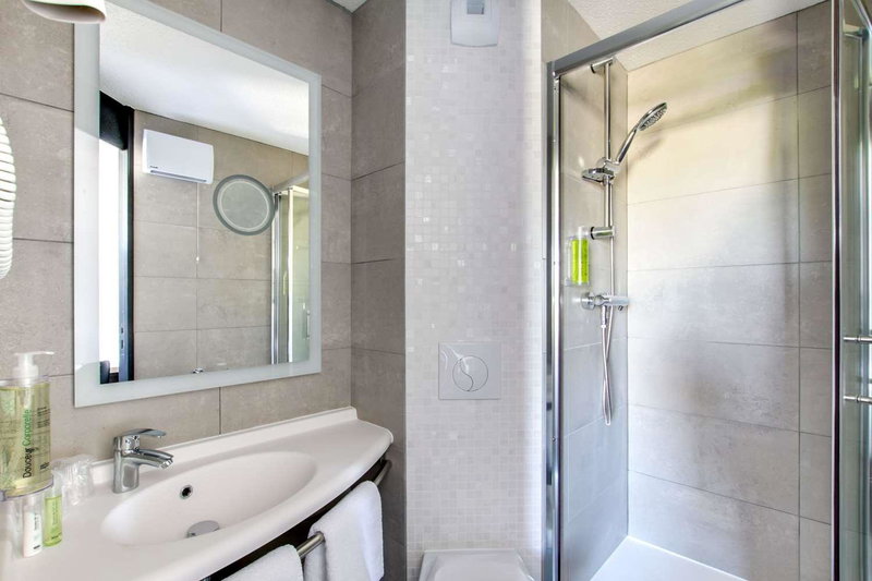 Brit Hotel Reims La Neuvillette, Reims, France