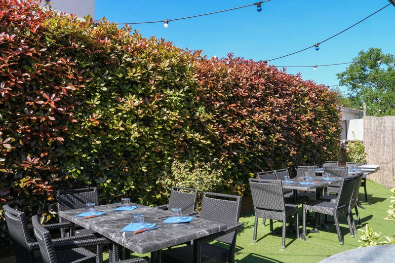 Logis Hôtel & Restaurant La Villa Bleue, Cambo-les-Bains, France
