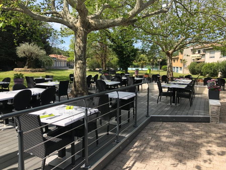 Logis Hotel Restaurant SPA Les Oliviers, Loriol-sur-Drôme, France