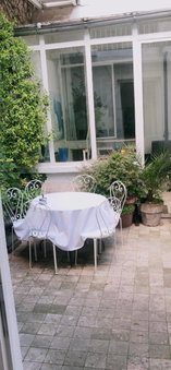 Villa des iris, Paris, France