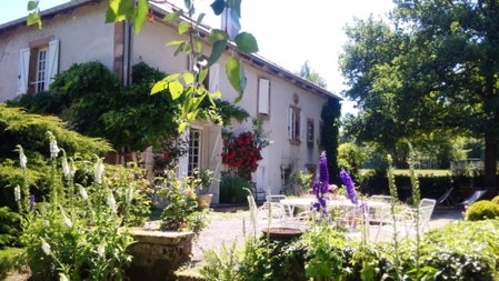 Chambres d'hôtes Le Prieuré, Aydoilles, France