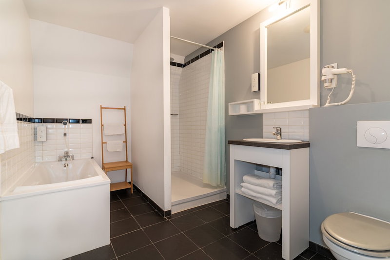 CALM Appart' & Hostel, Lille, France