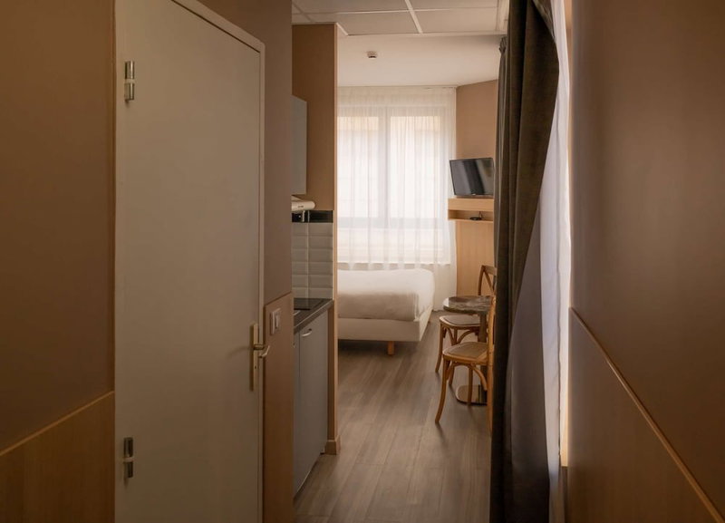 CALM Appart' & Hostel, Lille, France