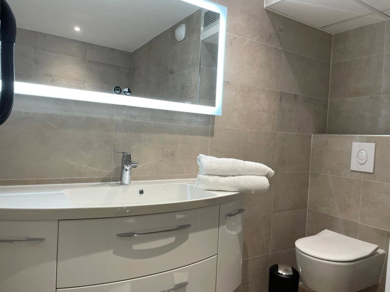 Brit Hotel de Grignan Vichy, Vichy, France