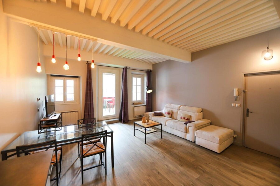 55 m2 Apart with big terrace in Annecy downtown, Annecy, France