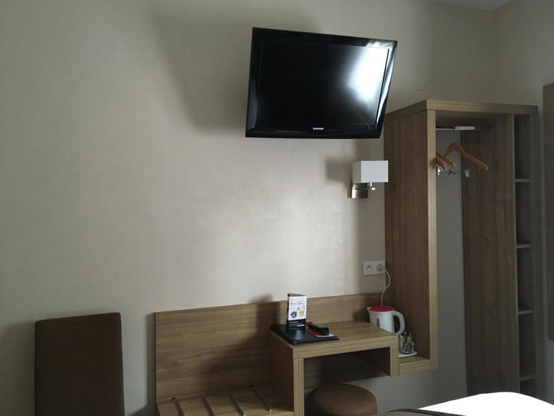 Logis Hôtel & Appartements Le Florence, Saint-Quentin, France