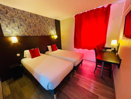 Hôtel Restaurant Kyriad Direct DIJON NORD - Zenith - Toison d'Or, Dijon, France