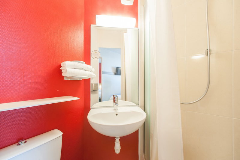 B&B HOTEL LYON St Bonnet Mi-Plaine, Saint-Bonnet-de-Mure, France
