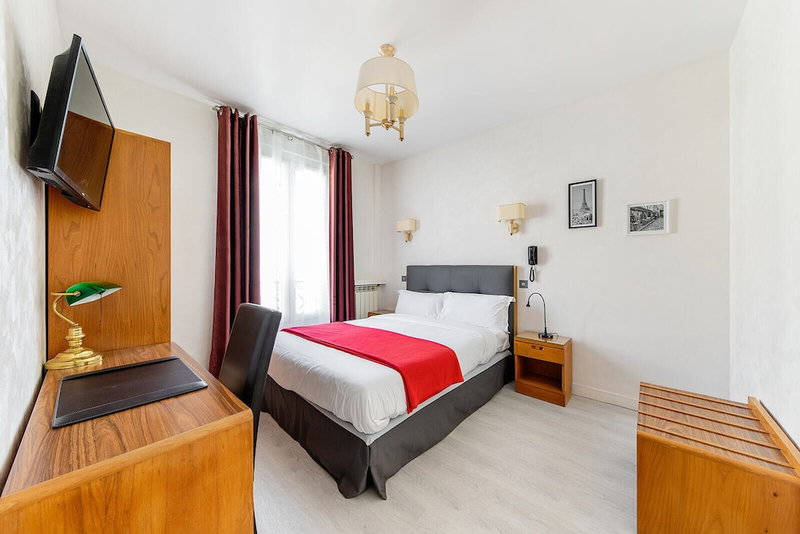 Crystal Hotel, Levallois-Perret, France