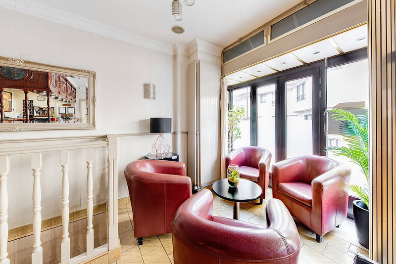 Crystal Hotel, Levallois-Perret, France
