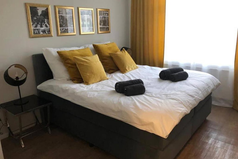 Liverpool · CHILLINGHOUSE # 8, ICE 3 Min. NETFLIX, Siegburg, Germany