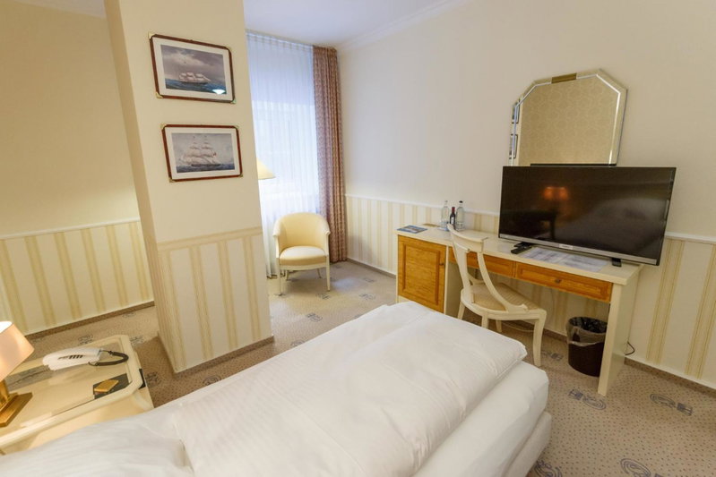 Hotel Erbprinz & Restaurant "Prinzenstube", Ludwigslust, Germany