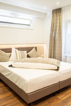 Hotel-Gasthof Weisses Ross, Schwaig bei Nürnberg, Germany
