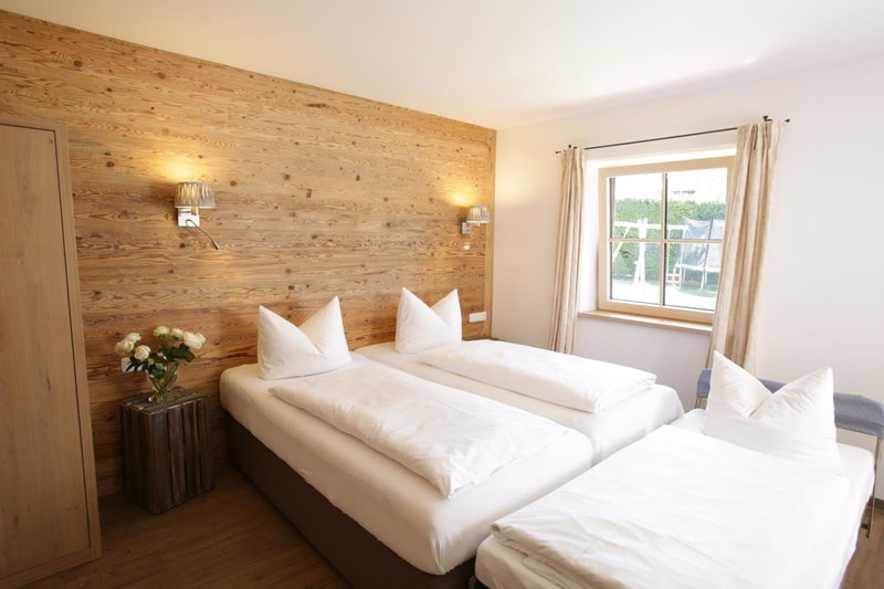 Pension Schweizerhaus Garni, Weyarn, Germany