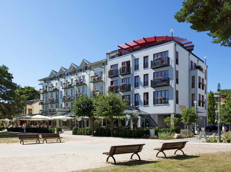 Strandhotel Heringsdorf mit Soleaußenpool 30 Grad, Heringsdorf, Germany