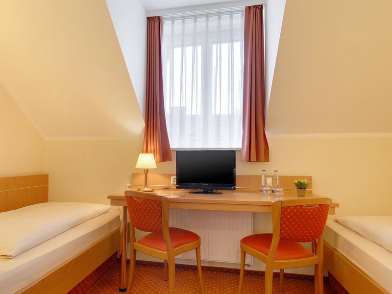 Hotel Kriemhild am Hirschgarten, Munich, Germany