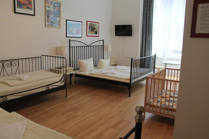 Hotel Pension Waizenegger am Kurfürstendamm, Wilmersdorf, Germany