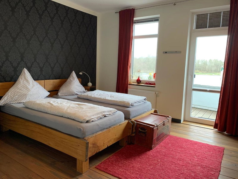 Kanal 33, Schafstedt, Germany