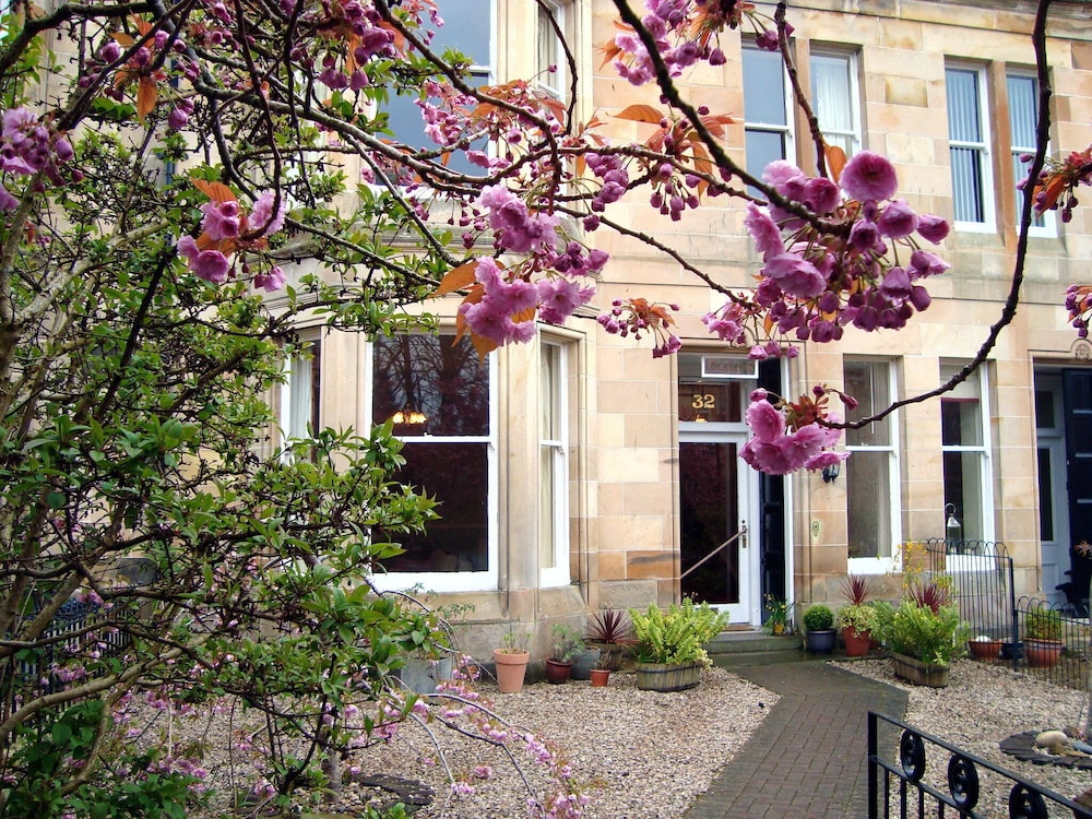 Hotel · Lochinver Guest House, Ayr