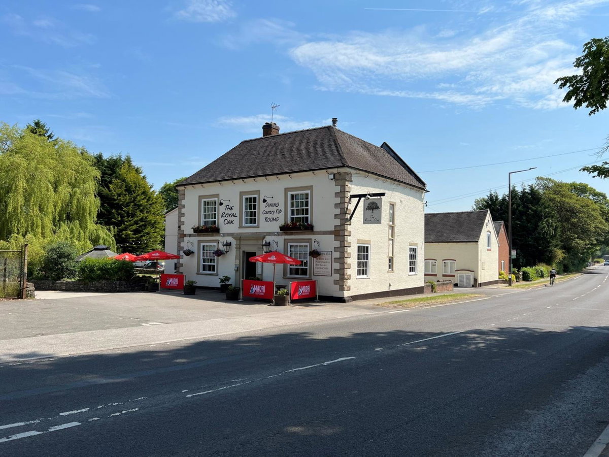 Hotel · The Royal Oak, Ashbourne