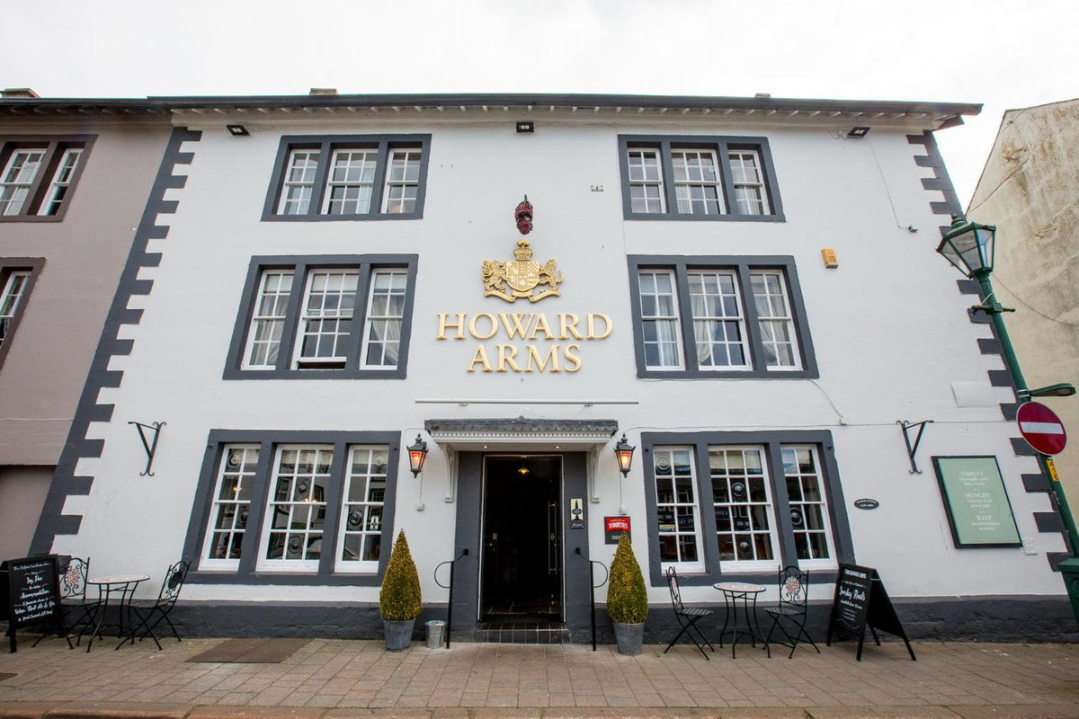Hotel · Howard Arms, Brampton