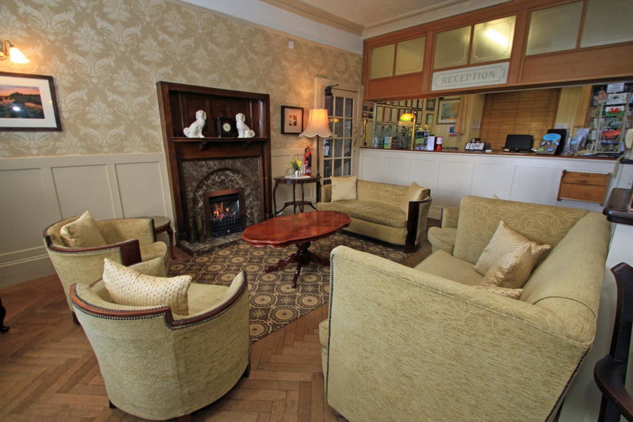 Lion Hotel & Studio Apartments, Criccieth, United Kingdom