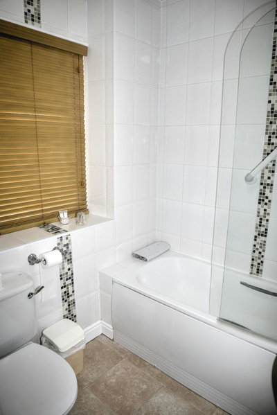 Lion Hotel & Studio Apartments, Criccieth, United Kingdom