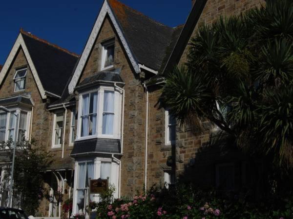 Duporth Guest House, United Kingdom