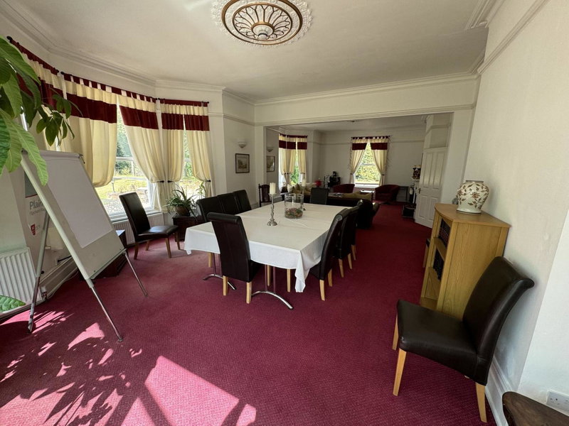 Hookwood Lodge, Horley, Великобритания