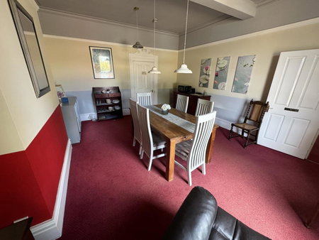 Hookwood Lodge, Horley, Великобритания