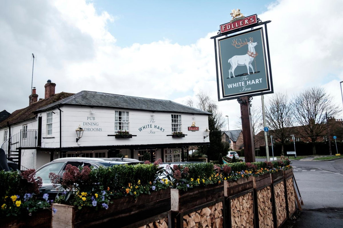 Hotel · The White Hart, Stockbridge
