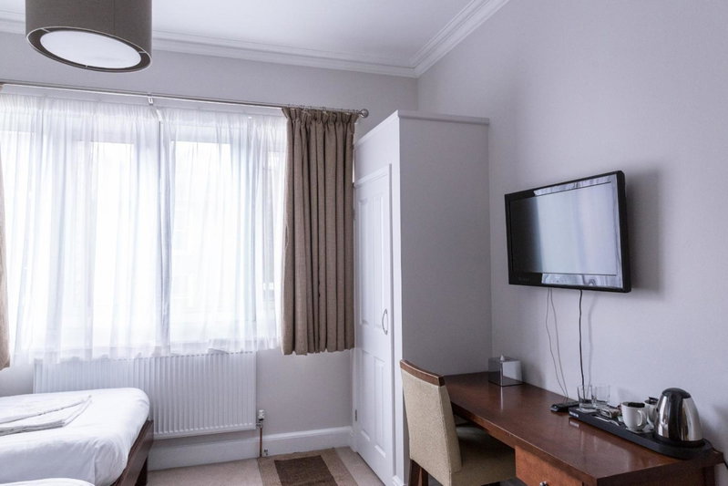 Qudos, Salisbury, United Kingdom