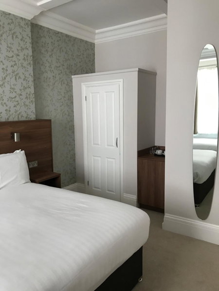 Qudos, Salisbury, United Kingdom